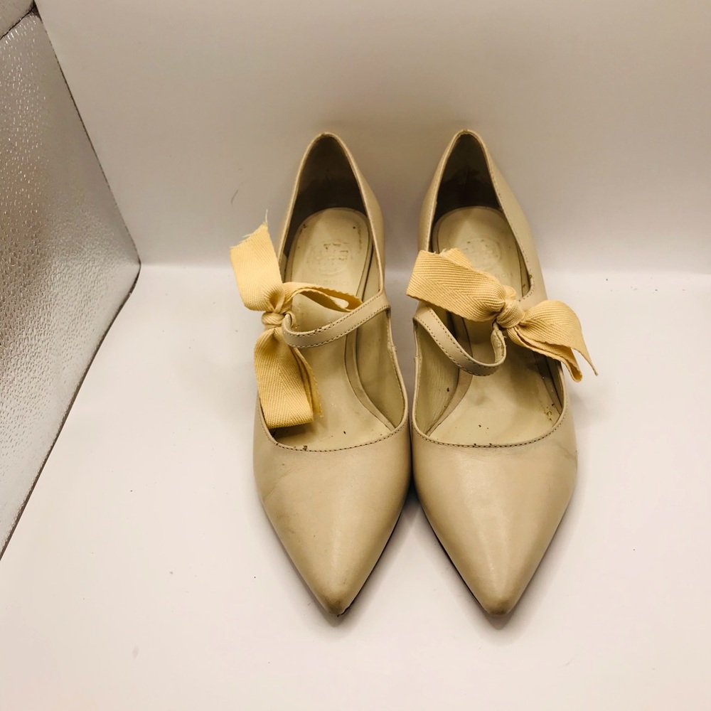 Tory Burch Cream Pointed-Toe Bow Dress Pump - Picture 7 of 12